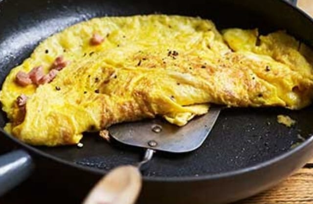 Bacon and Chz Omelet*.